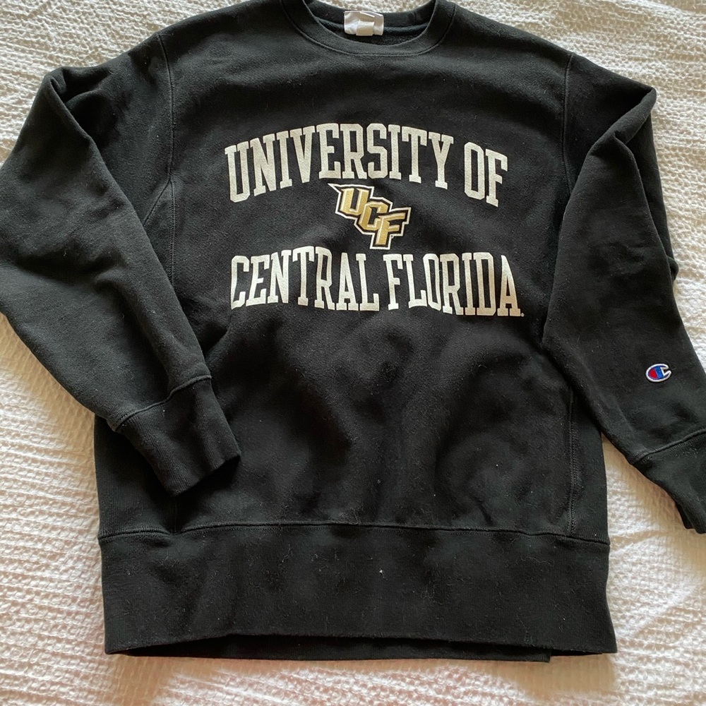 CHAMPION REVERSE WEAVE UCF SWEATSHIRT worn once